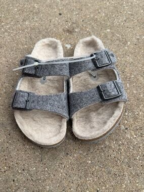 Birkenstock Kids Double-Strap Felt Slide Sandals in Gray NWOT